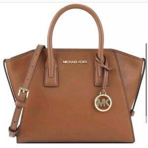 NWT. Michael Kors Logo Top Zip Satchel. GORGEOUS